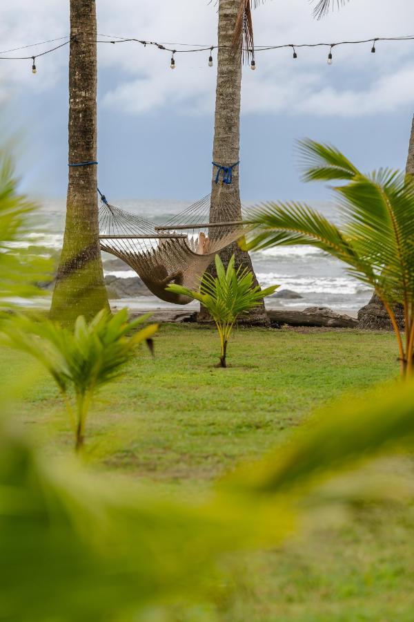 Salvatierra Beachfront Hotel Puerto Coyote Exteriör bild