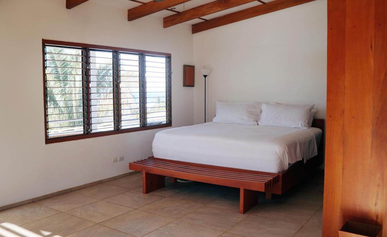 Salvatierra Beachfront Hotel Puerto Coyote Exteriör bild