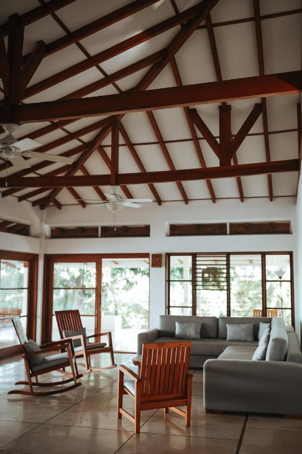 Salvatierra Beachfront Hotel Puerto Coyote Exteriör bild