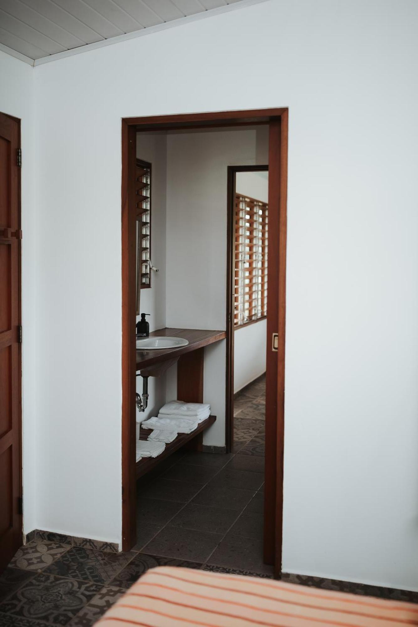 Salvatierra Beachfront Hotel Puerto Coyote Rum bild
